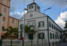 Ex-cashier mester paga mas di 115,500 horta na Ontvanger