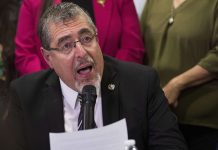 Merca ta limitando visa di casi 300 legislado Guatemalteco pa “socava democracia”