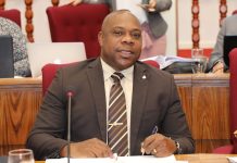 Alan Howell a gana caso civil na corte pa retencion di su salario