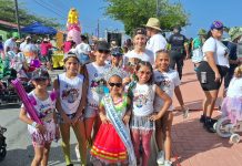 Bon comportamento di pueblo durante Parada di Fantasia y Boat Fest