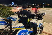 Cuatro chauffeur a perde nan rijbewijs den control durante parada di mucha na Oranjestad