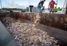 Situacion fastioso cu container di sushi; Hende sinberguensa ta yena container di sushi cu no a paga p’e