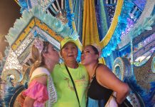 Jamilyenne Tromp y Esther Tromp-Tromp, Mama y yiu ta haci historia diadomingo den eleccion di Reina Grandi y Sra. Carnaval