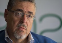 Prome Minister Wever-Croes ta bay atente investidura di presidente nobo di Guatemala