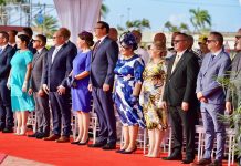 Pueblo di Aruba a sali pa celebra Dia di Betico