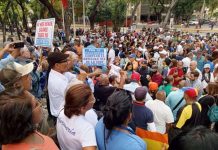 Venezuela: Maestronan ta exigi e gobierno di Maduro pa reanuda negociacionnan pa convenio laboral nobo