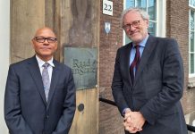 Sr. Andy Lee huramenta como miembro di Raad van State pa Aruba