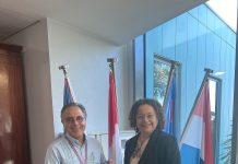 mr. Amalin Flanegin a bishita Hof