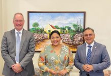 Durante bishita di presidente di Corte Comun di Husticia, Minister di Finanzas a discuti retonan den tereno financiero