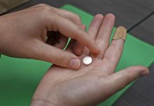 Estudionan cita den caso tocante pildo pa abortus ta ser hala aden debi na defectonan y conflictonan di interes