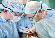 Homber Hulandes ta kibra record mundial por medio di biba 40 aña cu curason di donante