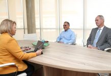 Minister president a reuni cu presidente y director nobo di Corte di Husticia di Aruba