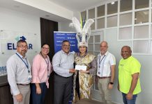 Premio mayor di un aña gratis di coriente pa ganadornan di Festival di Tumba