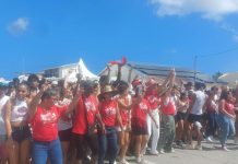 Scolnan secundario di Oranjestad tambe a celebra nan parada escolar di carnaval