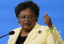 Barbados: Segun prome minister, debe no ta fuera di control