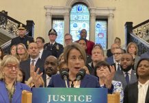 Merca: Gobernador di Massachusetts lo absolve esnan cu conviccion di posesion di cannabis