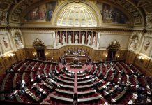 Legisladornan Frances ta reuni pa un voto historico cu lo haci aborto un derecho constitucional