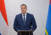 Yamada di accion pa doñonan di propiedad na San Nicolas y Oranjestad GEOFFREY WEVER SUSHI