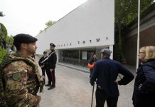 Artistanan y curadornan ta nenga habri pabeyon di Israel na Venice Biennale te ora cu yega un trato