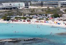 Keto bay turista y local ta expresa nan malcontento pa construccion di Secrets y otro hotel