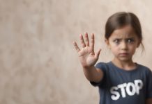 Luna Nacional di Conscientisacion Contra Abuso Di Mucha: Codigo Di Proteccion