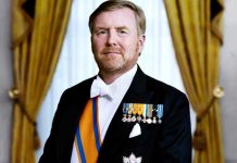 Republicanonan ta exigi reduccion den salario y beneficio pa Rey durante protesta