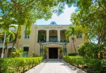 Studiantenan di Universidad di Aruba ta bay participa den consulta tocante Derecho di Naturalesa