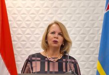 En conexion cu luna nacional pa conscientisacion y prevencion contra abuso di mucha: Charlanan informativo pa conscientisa comunidad riba prevencion di abuso di mucha