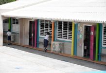 Corsou: Escasez di maestro di idioma Hulandes