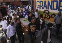 Cu asesinatonan aumentando, Haitianonan ta lucha pa dera nan sernan keri