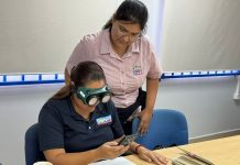 FAVI ta presenta su proyecto pa ta mas cerca di comunidad y pa participa den e premio Appeltjes van Oranje