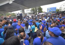 Republica Dominicana: Miles di docente ta reclama aumento salarial durante manifestacion na Santiago