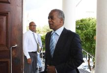 Sentencia di 3 aña exigi pa ex-president di Banco Central Emsley Tromp