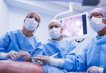 Trahando riba un futuro medico solido entre islanan den region; Union entre Aruba y Corsou pa realisa un operacion di pulmon na Aruba