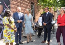 Minister Wever hunto cu delegacion di Pareha Real di bishita na ‘Little Caribbean’ na Brooklyn New York