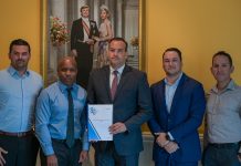 Presentacion di SER: Minister di Asunto Economico a ricibi rapport di “Empresariado responsabel y duradero na Aruba”