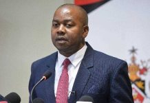 Trinidad y Tobago: Minister Cummings ta entama caso contra oficina di Abogado General