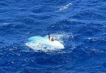 Wardacosta ta rescata dos persona riba lama