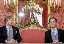 Rey Willem-Alexander ta honra ex-prome minister Rutte cu condecoracion real pa su servicio na e pais