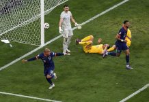 Un Hulanda hopi mehora ta derota Romania 3-0 pa alcansa prome quart final di Euro den 16 aña