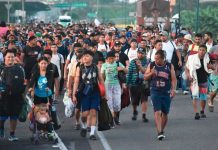 Un grupo di 2.000 migrante ta avansa den otro caravana na Mexico caminda pa Merca