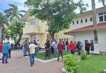 Minister Arends ta defende maneho enfoca riba transparencia y husticia; Accion di protesta di taxista a perhudica hopi hende