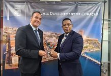 Minister Geoffrey Wever a reuni cu Minister Ruisandro Cijntje; Fast Ferry ta brinda oportunidad economico ambos pa Aruba y Corsou