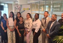 Pa prome biaha a firma contract cu cinco Praktijkondersteuner pa sostene pashentnan cu salud mental