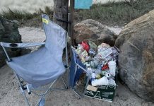 Hende sin respet ta laga sushi acumula banda di beach