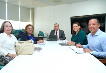 SVOA cu peticion pa drecha caminda entre Colegio Arubano y ex-Emma School