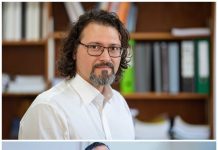 Parlamentario independiente Ryçond Santos do Nascimento: “Si minister Arends ta haci un esfuerso pa cambia e sistema coruptivo, nos mester aplaudi esey”