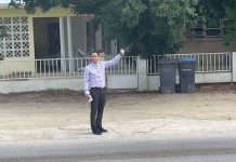 Lider di partido HTC, Gilbert Webb a ricibi menasa
