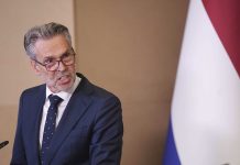 Premier Schoof ta bisa cu Gabinete no ta bay tende di lidernan di partido