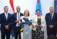 Prome minister Evelyn Wever Croes tambe a reacciona tocante e protesta na Baby Beach “Agredi y insulta nos bishitantenan no ta e solucion”